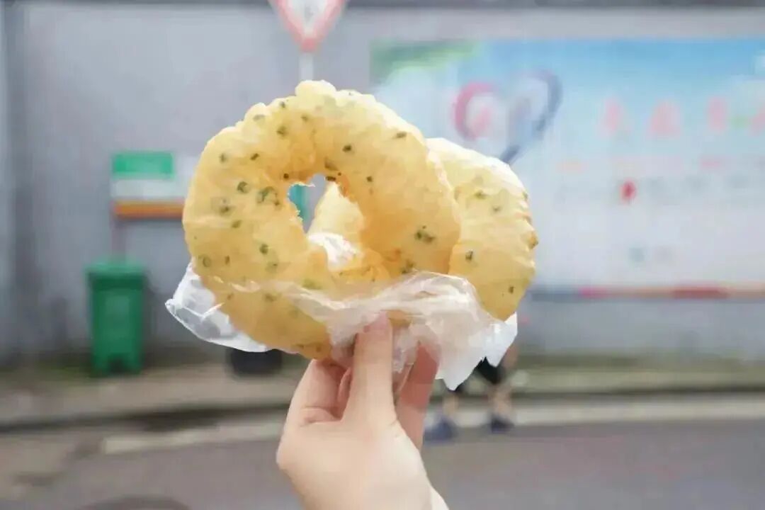 DƬ